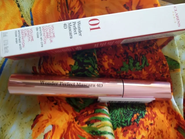 Фото: Тушь CLARINS Wonder Perfect Mascara 4D оригинал ( запечатана) черная 2200₽