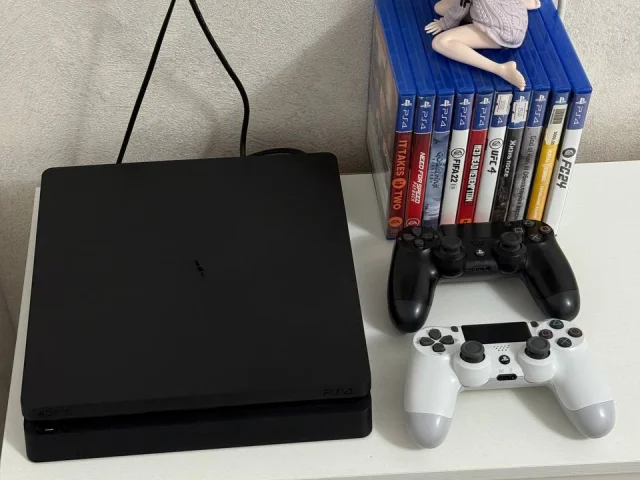 Фото: Sony PlayStation 4 Slim 1TB