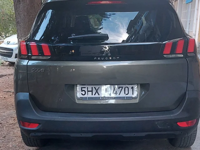 Фото: Peugeot 5008. 2019г. Дизель 1.5. Семиместный. Пробег 123тыс. Цена 1700000руб ( торг есть) Вопросы по телефону