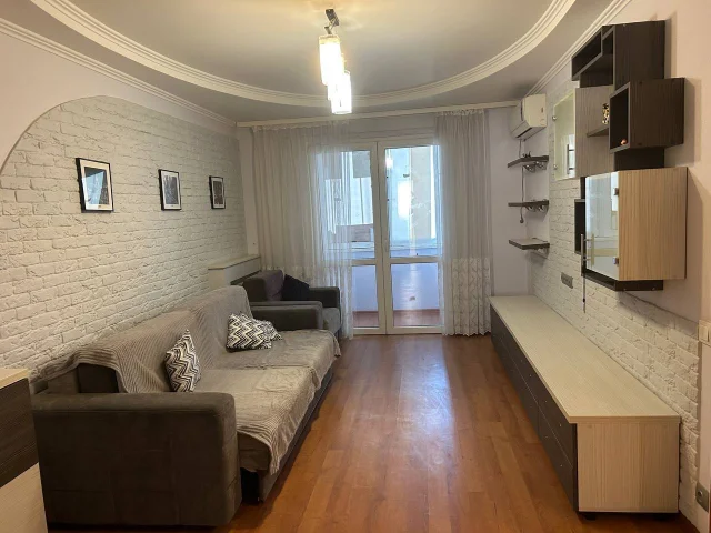 Фото: В продажу предлагается 3-х комнатная квартира, проспект Строителей 108, 6/9 ,не угловая 64/ 44/8 .В квартире выполнен ка