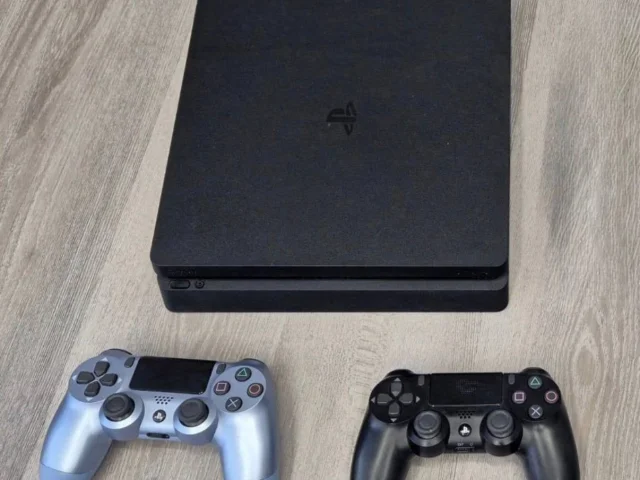 Фото: Продам PlayStation 4 Slim