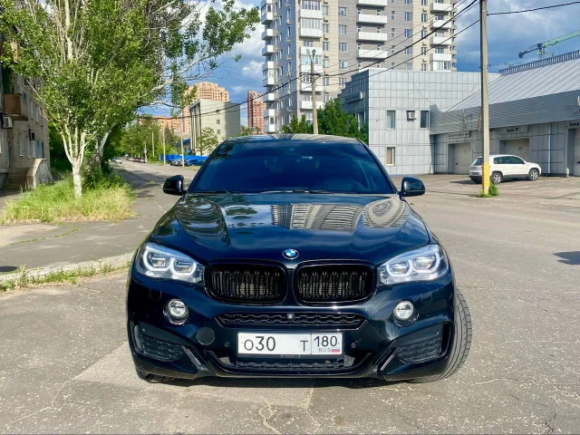 Фото: Продам свой BMW X6 F16 2016 года 40dX N57D30B / N57Z в отличном состоянии. Автомобиль черного цвета, год выпуска - 2016.