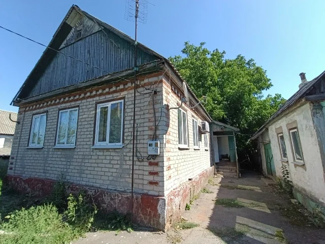 Фото: Горловка. Продам жилой дом, Калининский район, ул. Демьянова, общая площадь 62 м2. В доме 4 комнаты, окна пластик, конди
