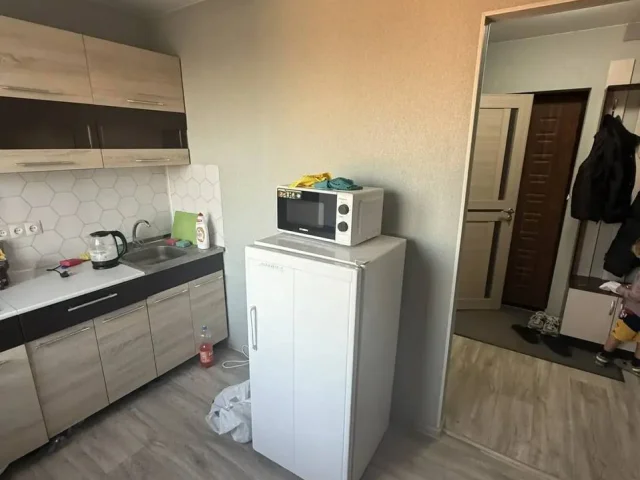 Фото: 💬 Описание: Продаётся уютная 1 комнатная квартира в г. Луганск, пос. Юбилейный. 9/9 этаж, 30 квадратных метров, выполнен