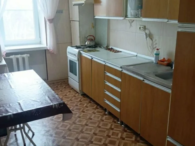 Фото: Сдам 2-х комн квартиру на долгий срок в районе кинотеатра Победа