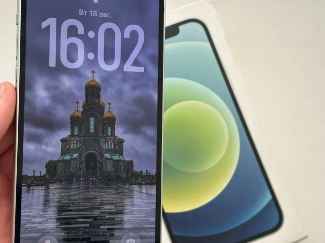Фото: В продаже iPhone 12 в зелёном цвете 64gb 🐍