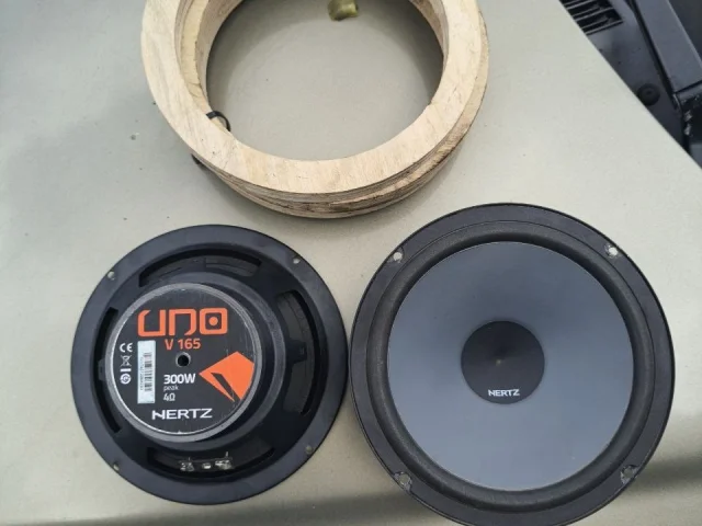 Фото: Продам пару динамиков HERTZ UNO V165