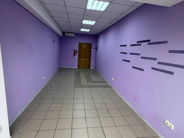 Фото: Сдается светлый кабинет с хорошим естественным светом. … м², подходит для работы с клиентами (бьюти, консультации и т.д.