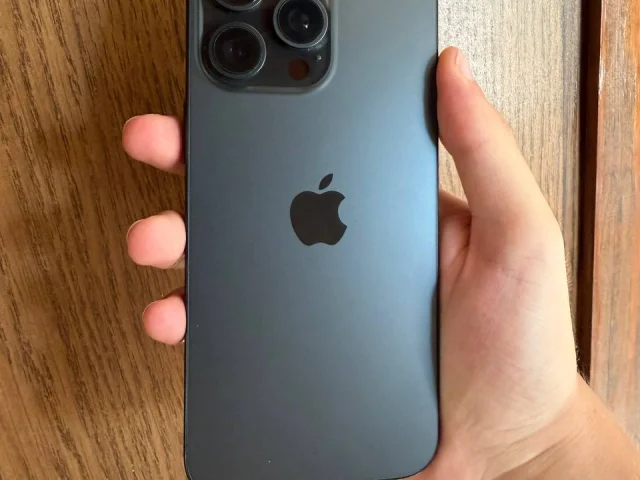Фото: Продам iPhone 15 Pro Max 256 гб