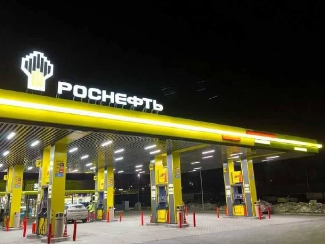Фото: Продам бензин ⛽️ ⛽️ ⛽️ качество отличное без посторонних запахов готов к любой проверке цена от 1куба 92 евро 150 руб. 9