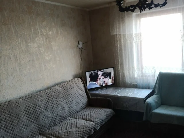 Фото: Продам 3 ком. кв., ул. Бессонова 42, 7/9. Квартира теплая, не угловая,окна столярка, комнаты раздельные, санузел раздель