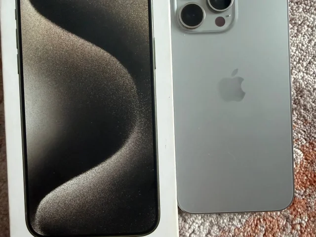 Фото: Продам iPhone 15 Pro Max, на 256 ГБ,состояние 10/10 !