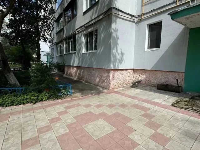 Фото: Луганск.Сдам на длительный срок 3кк на кв.Героев Сталинграда.1/9 Утеплена,высокий цоколь.Окна м/п,лоджия и балкон застек