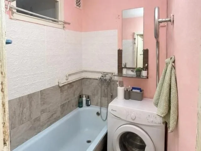 Фото: Продается двухкомнатная квартира, г.Луганск кв.Солнечный,