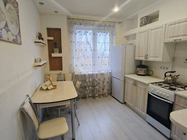 Фото: ❗️ПРОДАЖА❗️трешка в центре Текстильщика. 6/9, ремонт, мебель, техника. Есть система водоснабжения с баком на 600 л. Доку