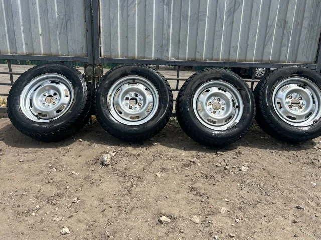 Фото: Продам зимнюю резину с штампами 175/70 R13