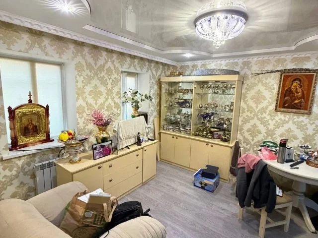Фото: Продам 3х комнатный Дом на Стройдетале (ориентир ул.Рассвета). Дом расположен на 8-ми сотках земли. Свежий ремонт. 80 м.