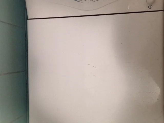 Фото: Стиральная машина Whirlpool вертикальной загрузки, в хорошем состоянии, загрузка на 6кг, AA-class, отжим 1000 оборотов, 
