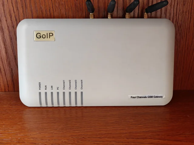Фото: GSM шлюз Goip 4