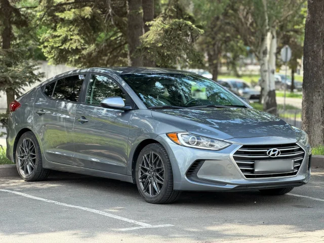 Фото: Hyundai Elantra 2017 года выпуска , 2.0 литра бензин , автомат , 130 тысяч пробег , не бита не крашена без ДТП!, один со