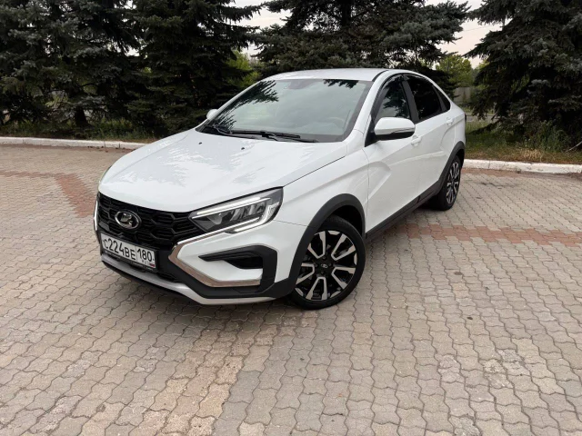 Фото: LADA Vesta CROSS 2023 , 1.6 , 32000 км . Куплена в апреле 2024 года , один владелец , без ДТП , в заводском окрасе , зон