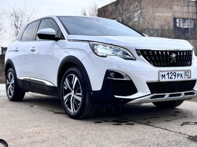 Фото: Peugeot 3008. 2018 год. 1.5 литра турбо дизель, 130 л.с. Коробка автомат aisin. Расход по городу около 8 литров. Отлично