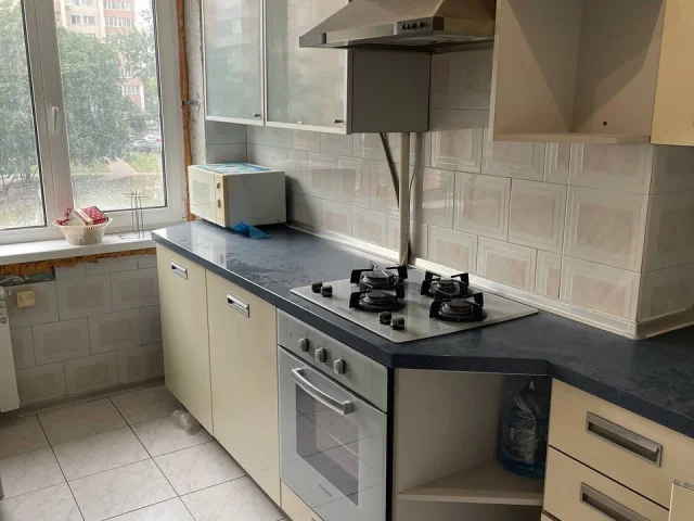 Фото: Продам 2к. квартиру в Центральном районе, по пр. Ленина, 2/9 этаж. Хорошая планировка, раздельные комнаты, просторная ку
