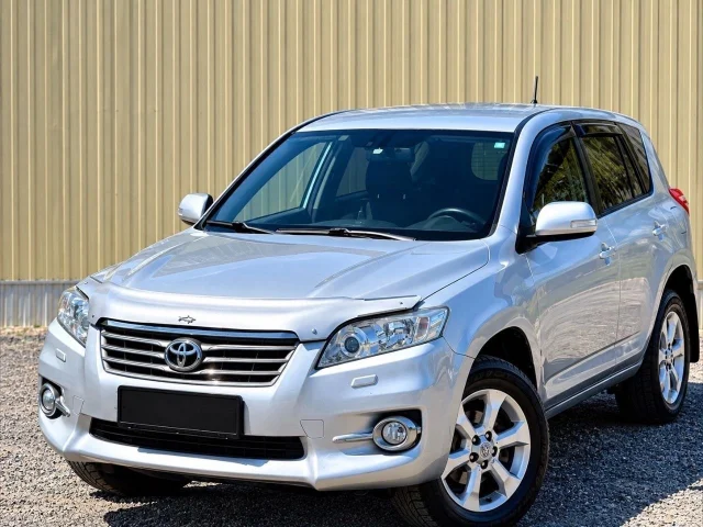 Фото: Toyota RAV 4 Год:2010 автомат