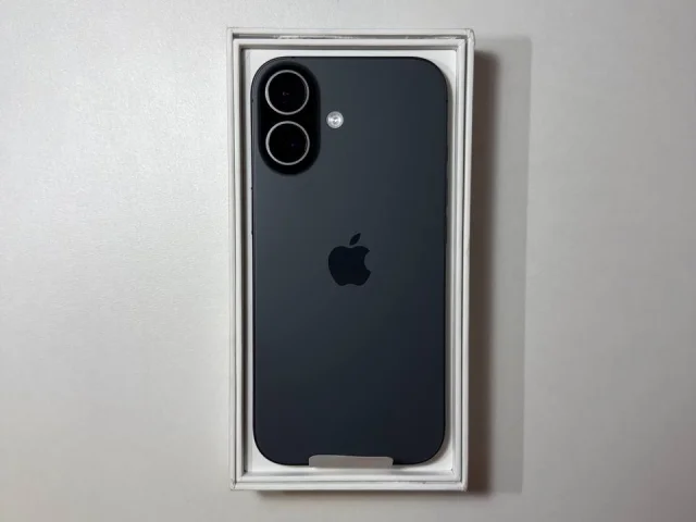Фото: iPhone 17 256 ГБ черный. АКБ 99%. Полный комплект. Луганск. Возможна быстрая доставка по региону. 57500 руб.,
