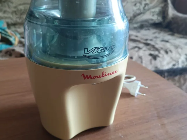 Фото: Продам соковыжималку Moulinex , модель JU210 в отличном состоянии. Компактная и удобная. цена-800 р. Восточный