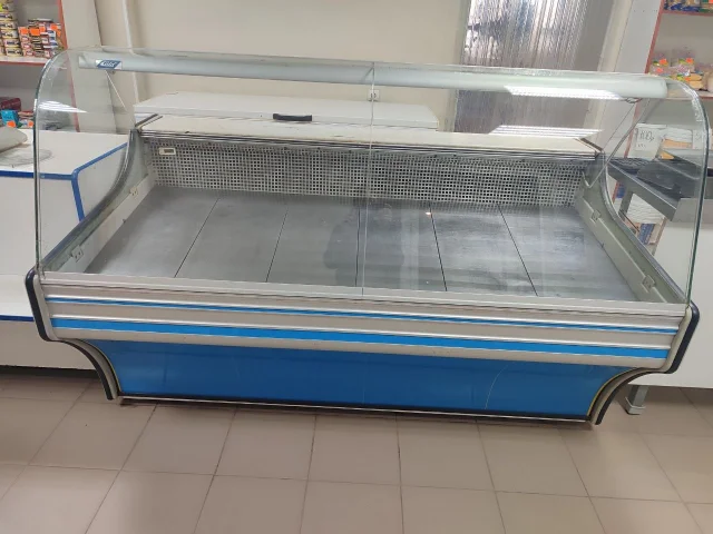 Фото: Продается холдильная витрина длина 1м80 см. - Цена 15000т.;.Краснодон