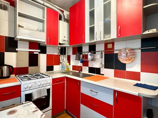 Фото: Продажа 3х Квартиры в Киевском районе, улица Лузина 4