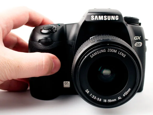Фото: Продам зеркальный фотоаппарат SAMSUNG GX20 в отличном состоянии. Город Луганск