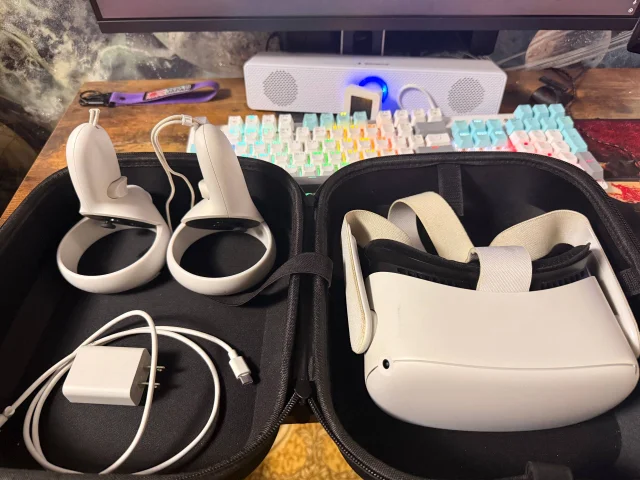 Фото: Продам очки VR Oculus Quest 2 128gb. ПО последнее обновление, линзы без царапин. купил год назад, но по факту пользовалс