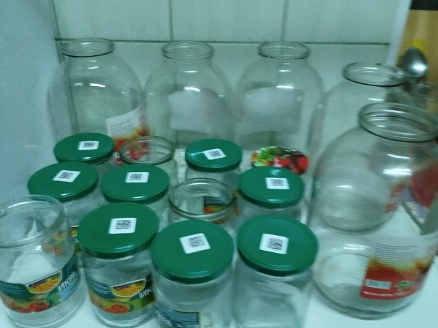 Фото: Продаю банки 3 литра и 1,5 литра