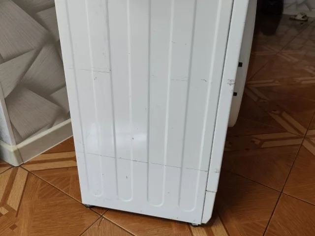 Фото: продается стиральная машинка автомат LG чистый кореец ,загрузка 5 кг ,механика в отличном состоянии ,по электронике пери
