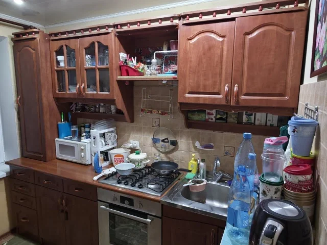 Фото: Продам кухню,с раковиной и краном,без печки и микроволновки