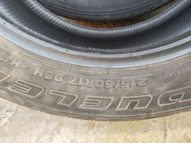 Фото: Продам комплект летних шин Bridgestone 215 60 r17. 4 шт. Район ДС Дружба