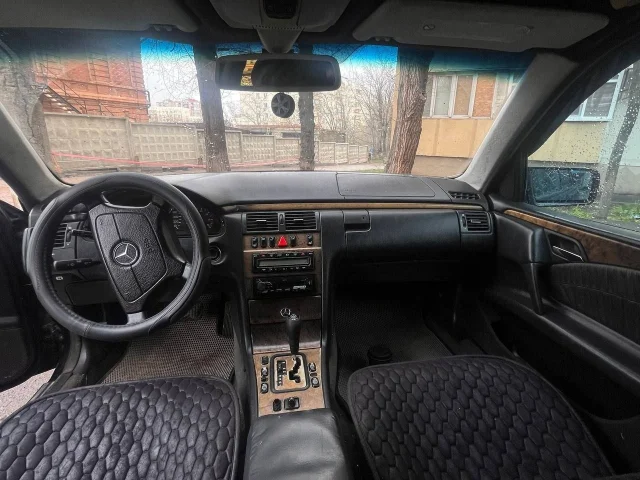Фото: Mercedes w210