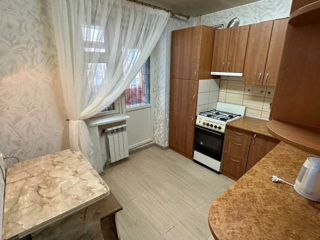 Фото: Предлагается к продаже однокомнатная квартира в центральной части города Бердянска с видом на море