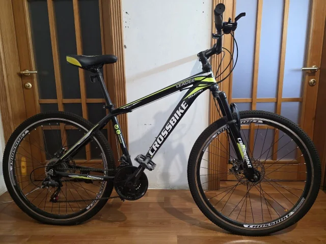 Фото: Велосипед Crossbike Leader ATX860. Диаметр 27,5 дюймов * 2,1.Чёрно-желтый алюминиевый найнер. В хорошем состоянии, очень