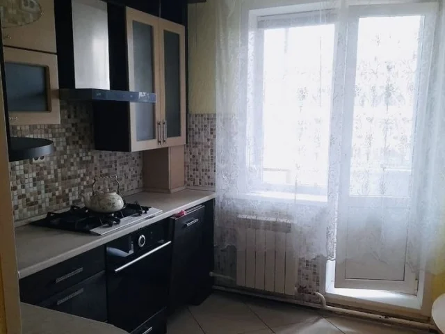 Фото: Сдаю двухкомнатную квартиру 54 м² 3 этаж . город Донецк, Буденновский район ориентир Донской