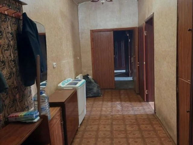Фото: Продам 3-х комнатную крупногабаритную квартиру в Восточном мкрн. Макеевки.
