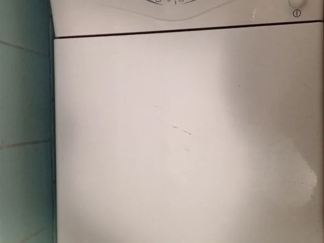 Фото: Стиральная машина Whirlpool вертикальной загрузки, в хорошем состоянии, загрузка на 6кг, AA-class, отжим 1000 оборотов, 