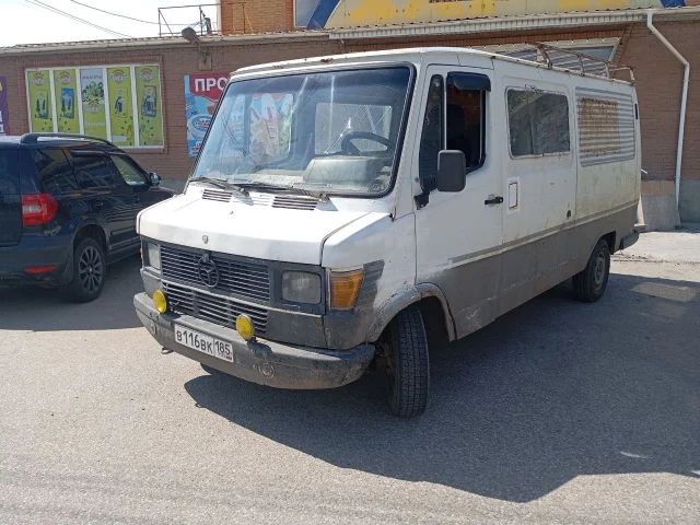 Фото: MERCEDES BENZ 207D