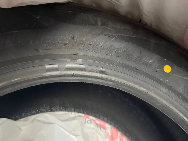 Фото: Продам резину 215/65 R16
