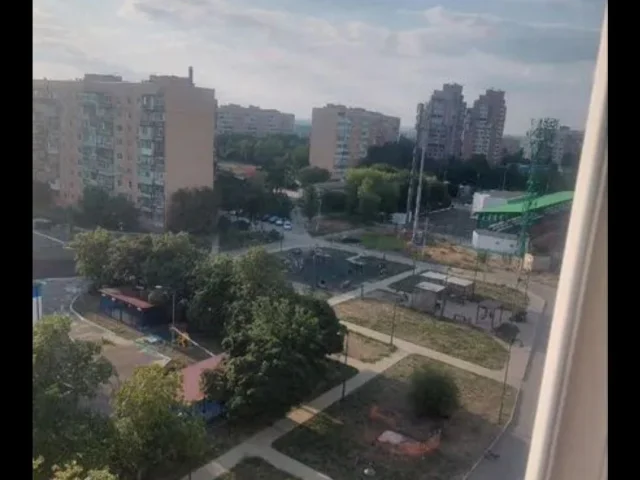 Фото: Продам 3 ком кв в отличном спальном районе Мариуполя проект чешский нуждается в ремонте цена 3,85 млн р квартира находит