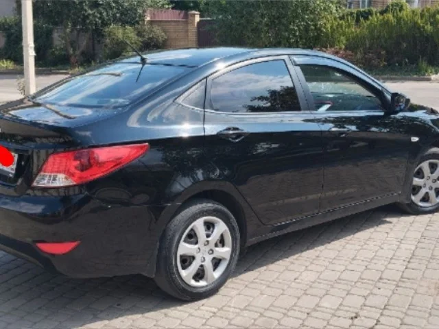 Фото: Продам Hyundai Solaris 2012г