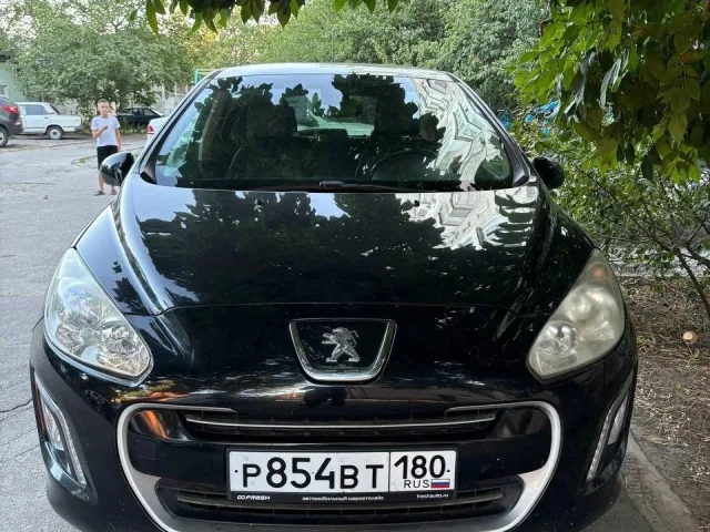 Фото: Продам Пежо 2012 год пробег 170 тыс КПП автомат панорамная крыша, кондиционер, складывание зеркал подогрева сидений регу