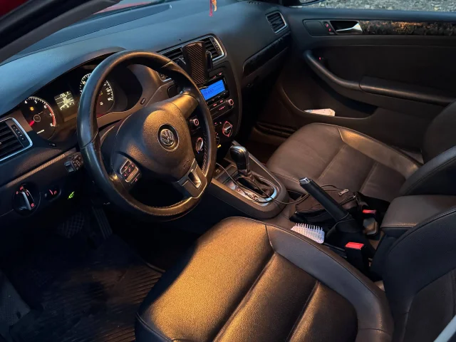 Фото: Volkswagen Jetta 2.5 AT 2010